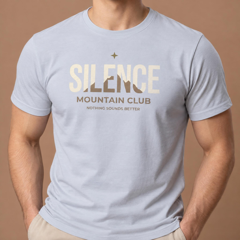 Koszulka męska xpossible „Silence Mountain Club” – kolor: jasny szary, zbliżenie na grafikę