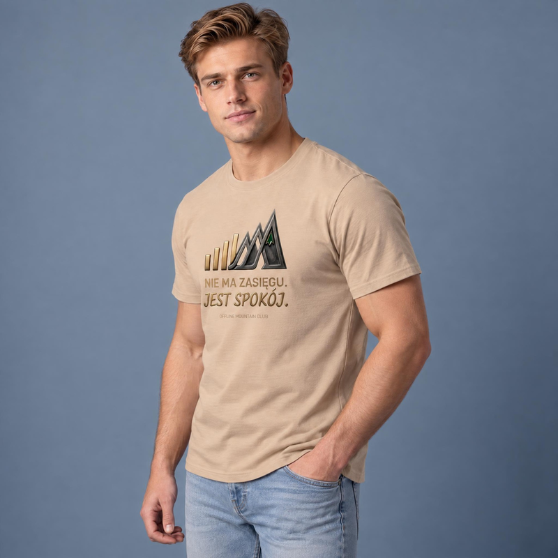 Koszulka męska xpossible „Offline Mountain Club” – kolor: piaskowy, sesja w studio, ujęcie z boku